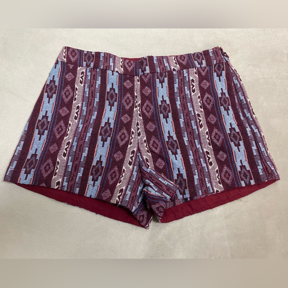 Hollister shorts, burgundy,blue,white. Canvas/knitted material size 7